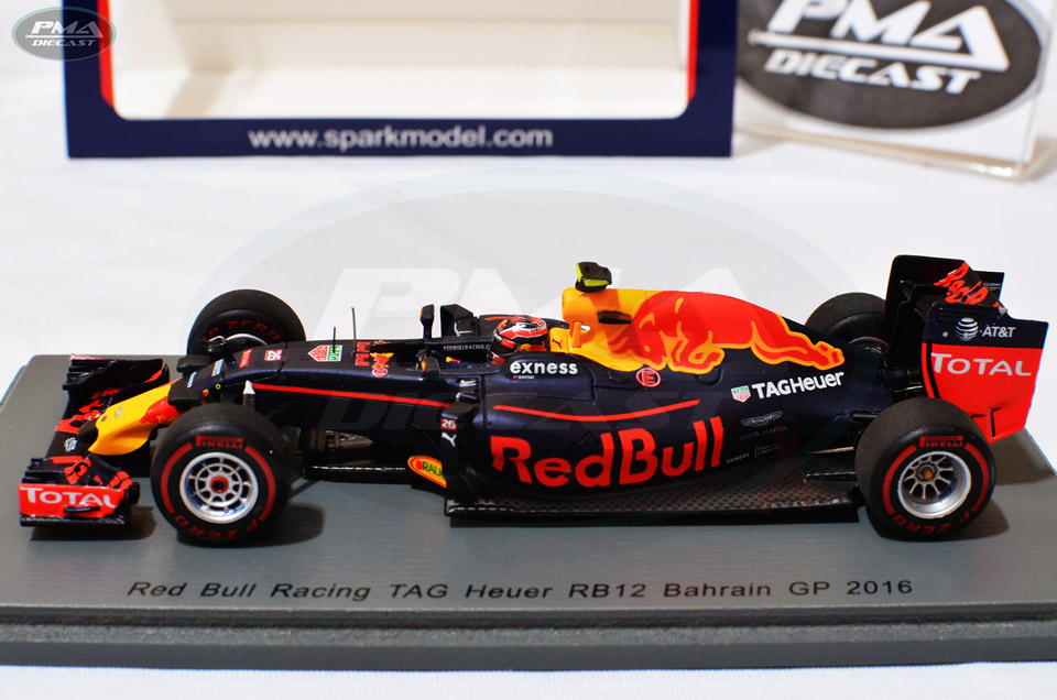 DANIIL KVYAT 2016 RED BULL RACING RB12
